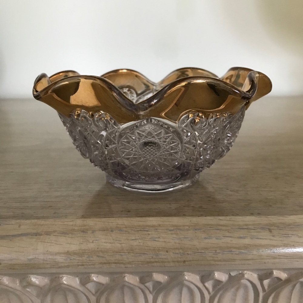 VINTAGE RUFFLE EDGE PRESSED GLASS CANDY BOWL.